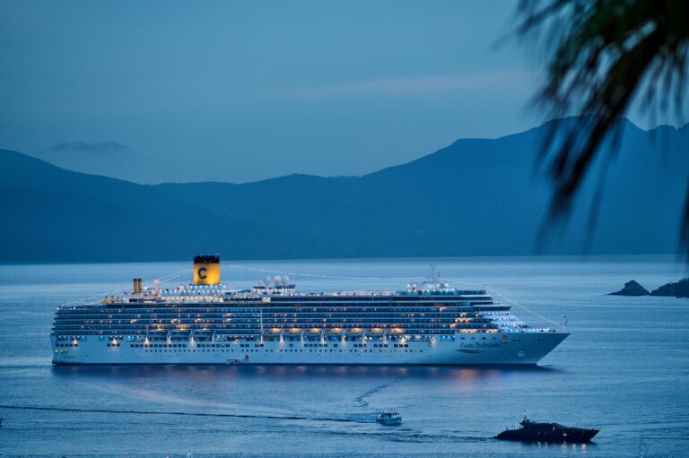 Guía Definitiva del Turismo de Cruceros 2026: Beneficios, Navieras y las mejore &hellip;